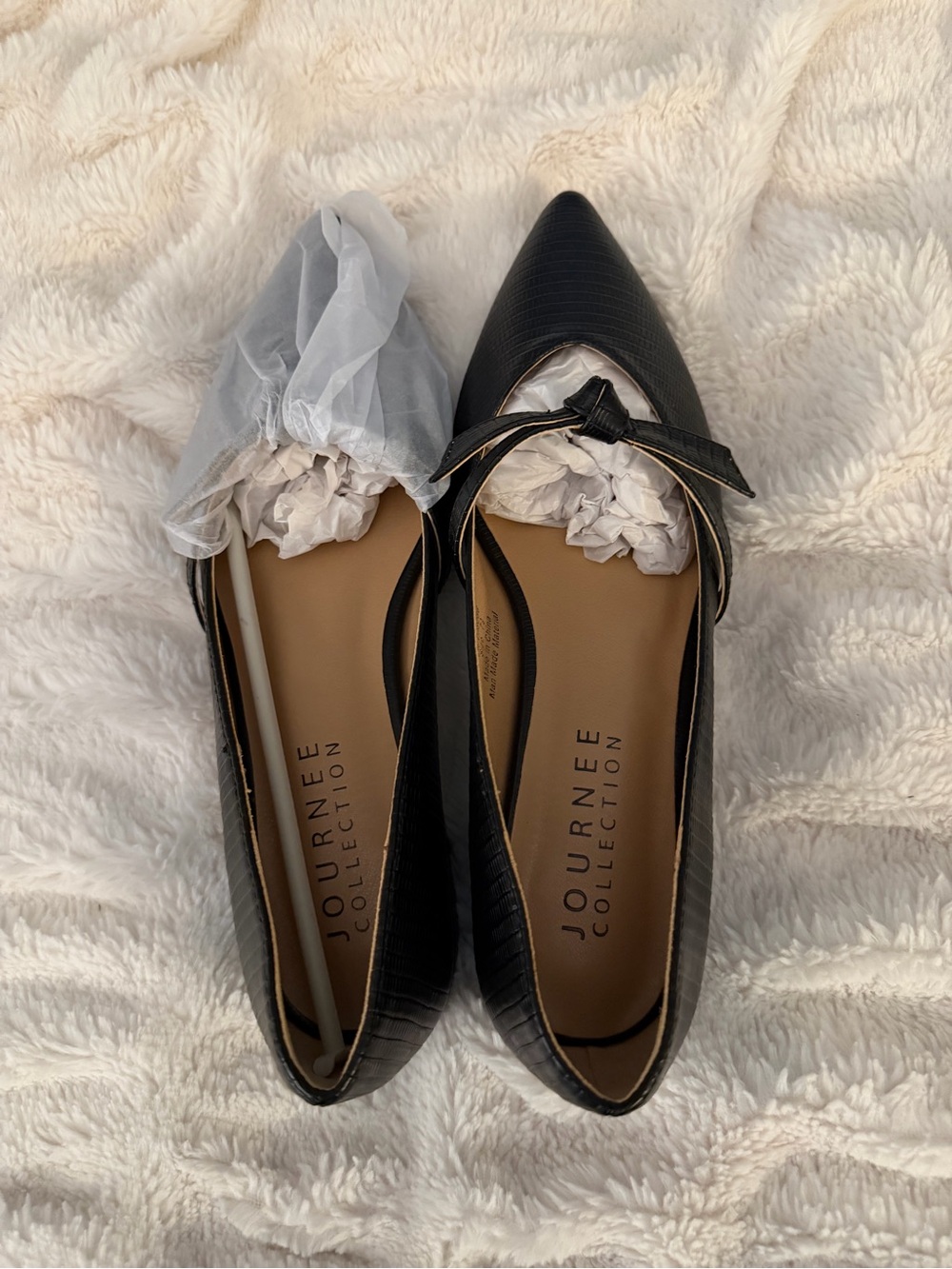 Journee Collection Women's Black Pointed Toe Bow Flats Size 7.5 NWOB